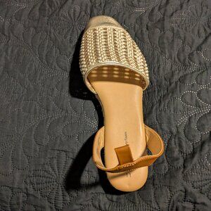 Closed toe sandal